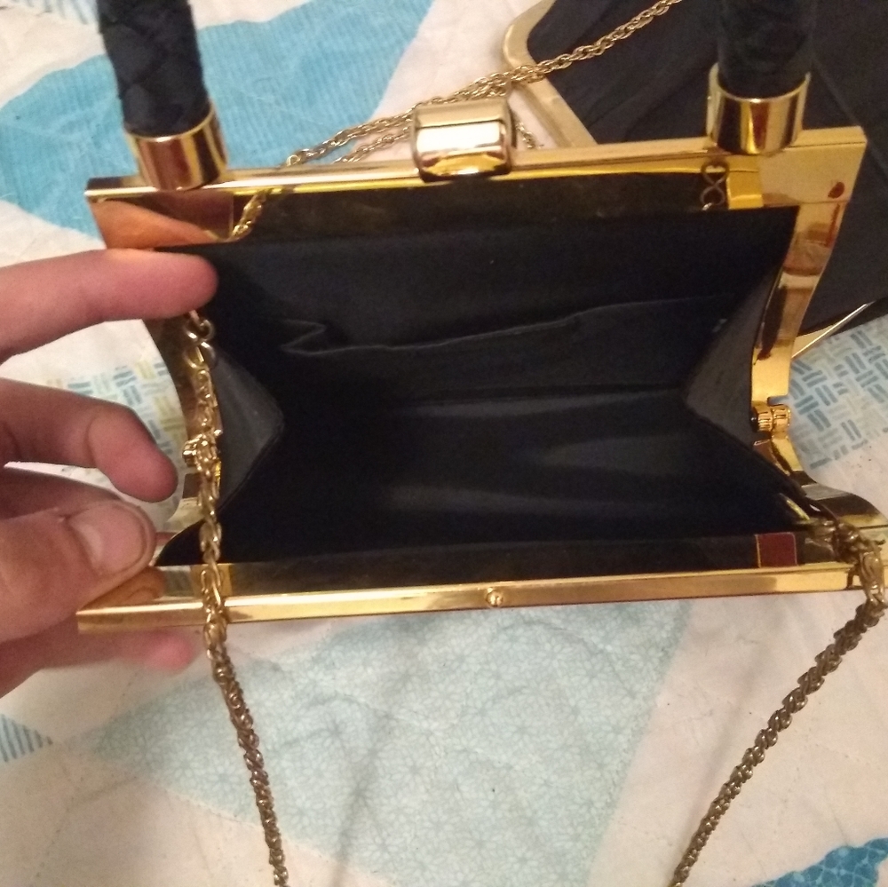 Lady's HandBag - Picture 2 of 4